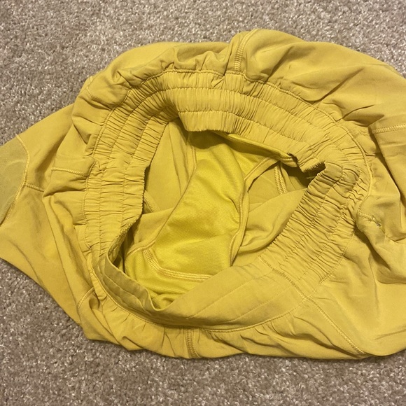 Lululemon hotty hot shorts - Picture 3 of 5